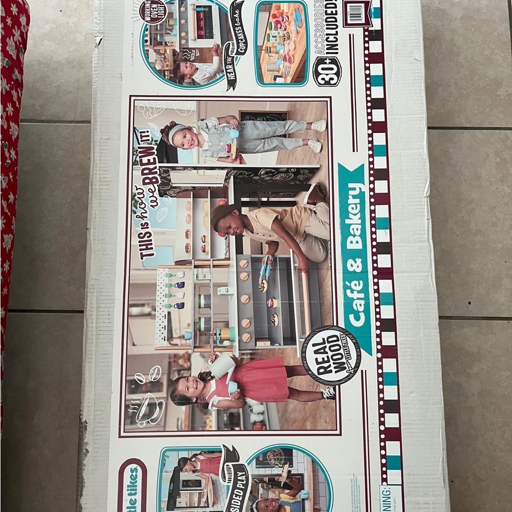 Little Tikes - Cafe & Bakery Playset with Real Wood Features